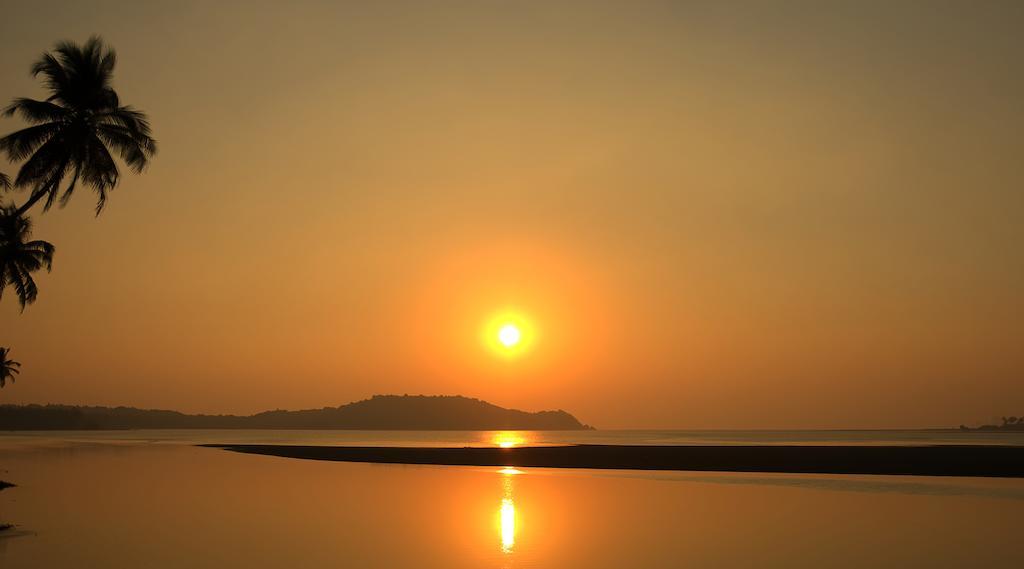 Resort Teso Waterfront Siolim