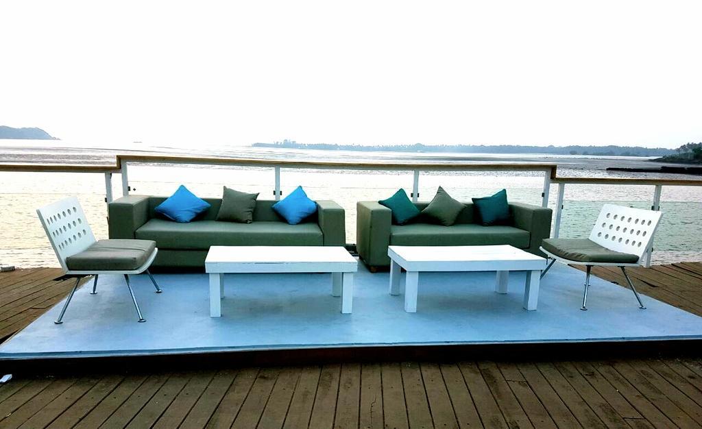 Teso Waterfront Resort 3*
